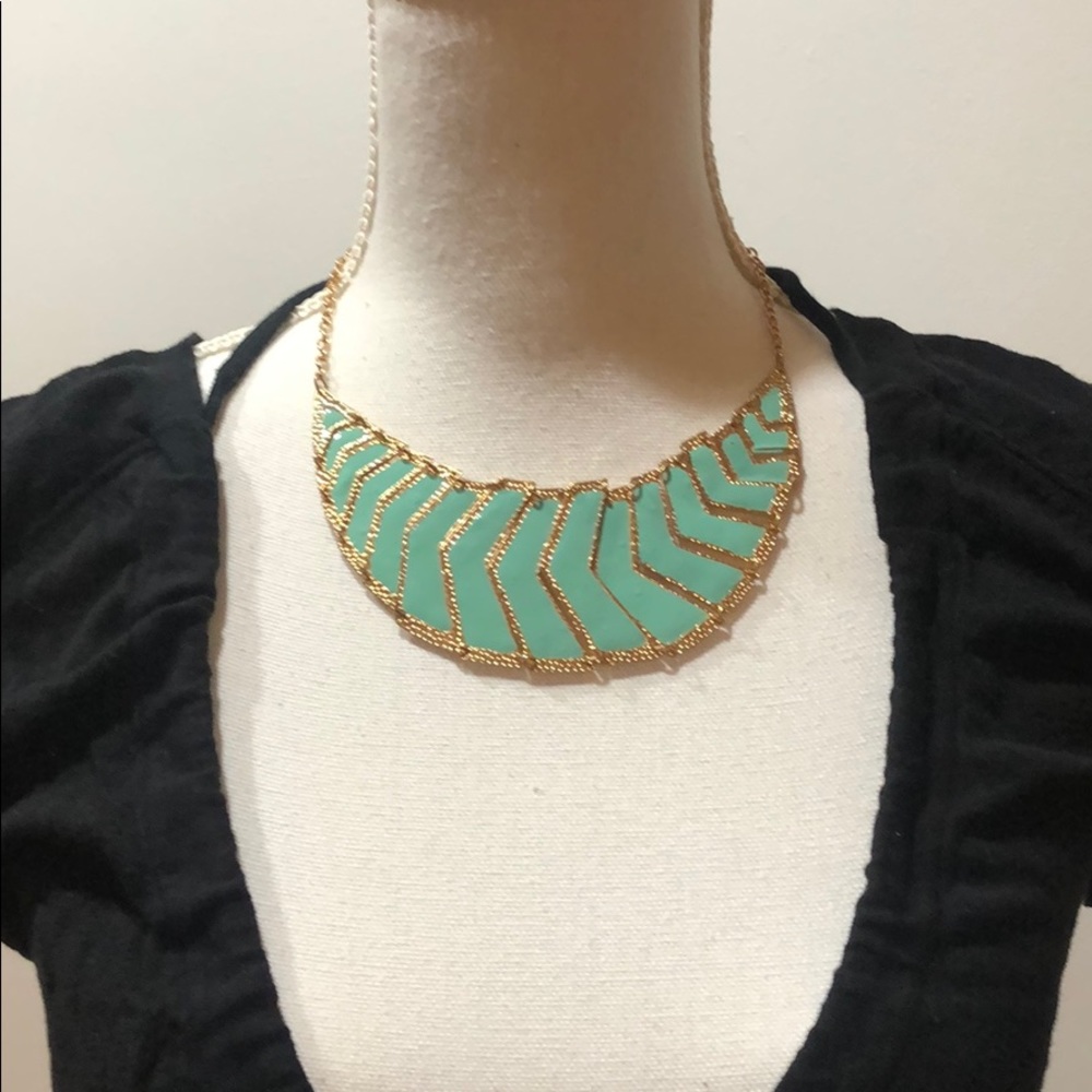 Collar necklace